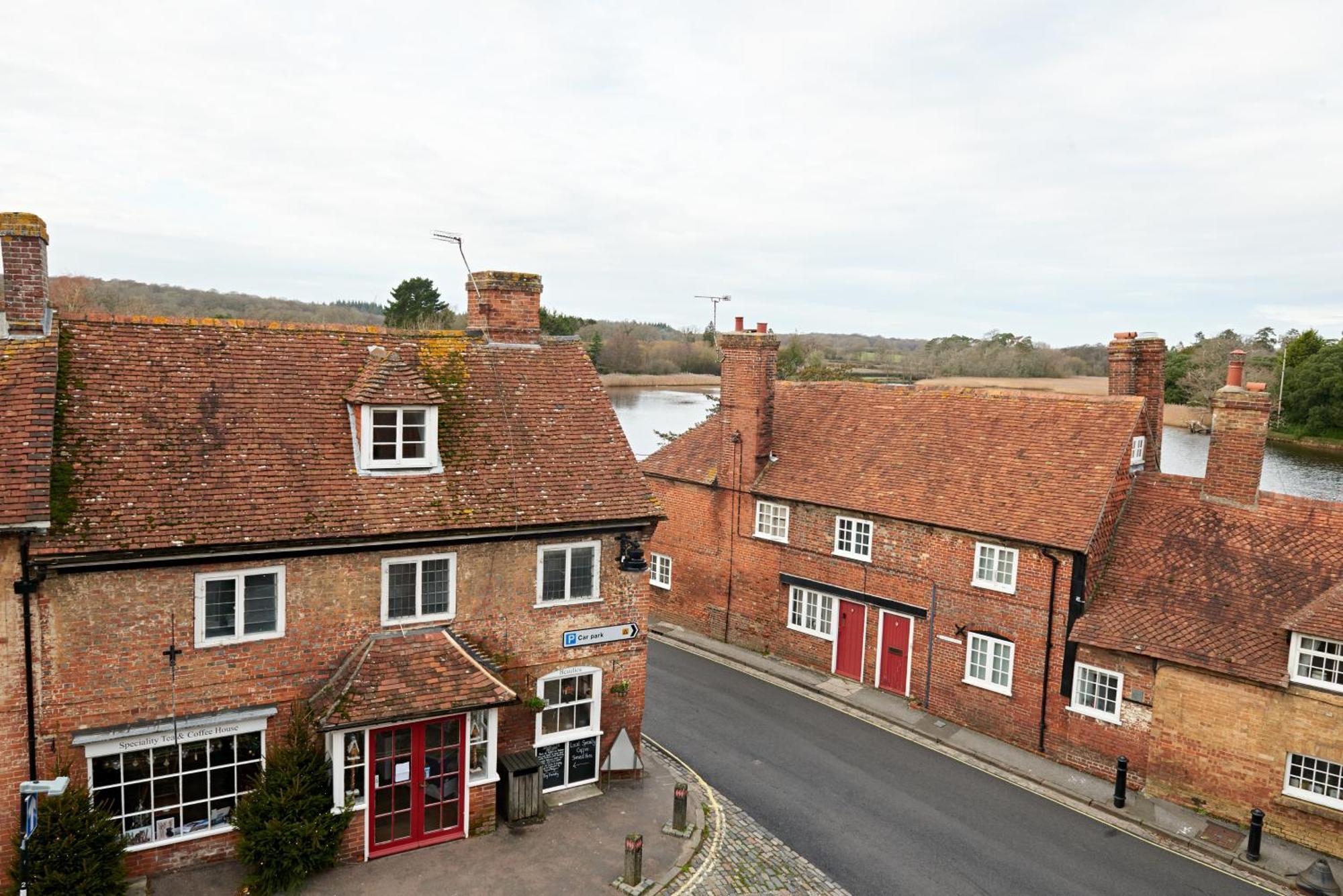 The Montagu Arms Otel Beaulieu Oda fotoğraf
